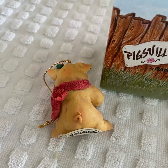 Vintage 1993 Pigsville Caroler Christmas Ornament with Box - Picture 2 of 3